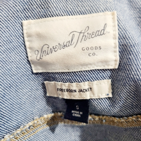 UNIVERSAL THREAD Women's Denim Freeborn Jean Jacket Trucker Style Size Small - Picture 9 of 11